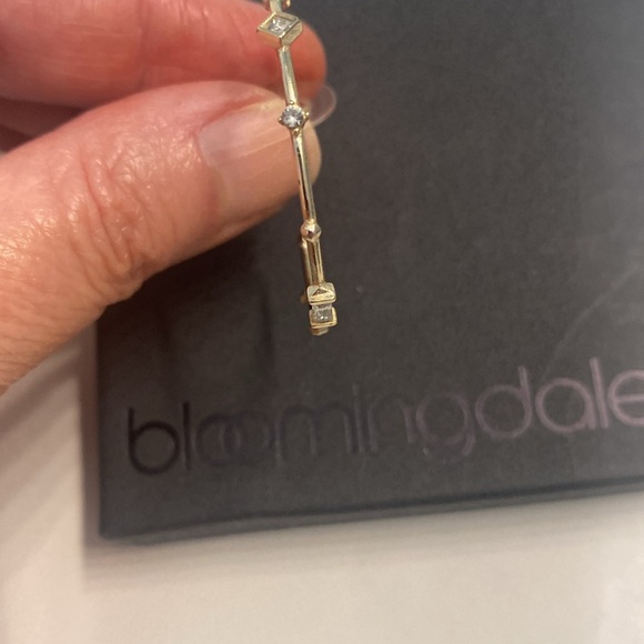 NWOT Kendra Scott Rohan gold statement hoop earrings. Crystal accents sparkle. - Picture 4 of 8